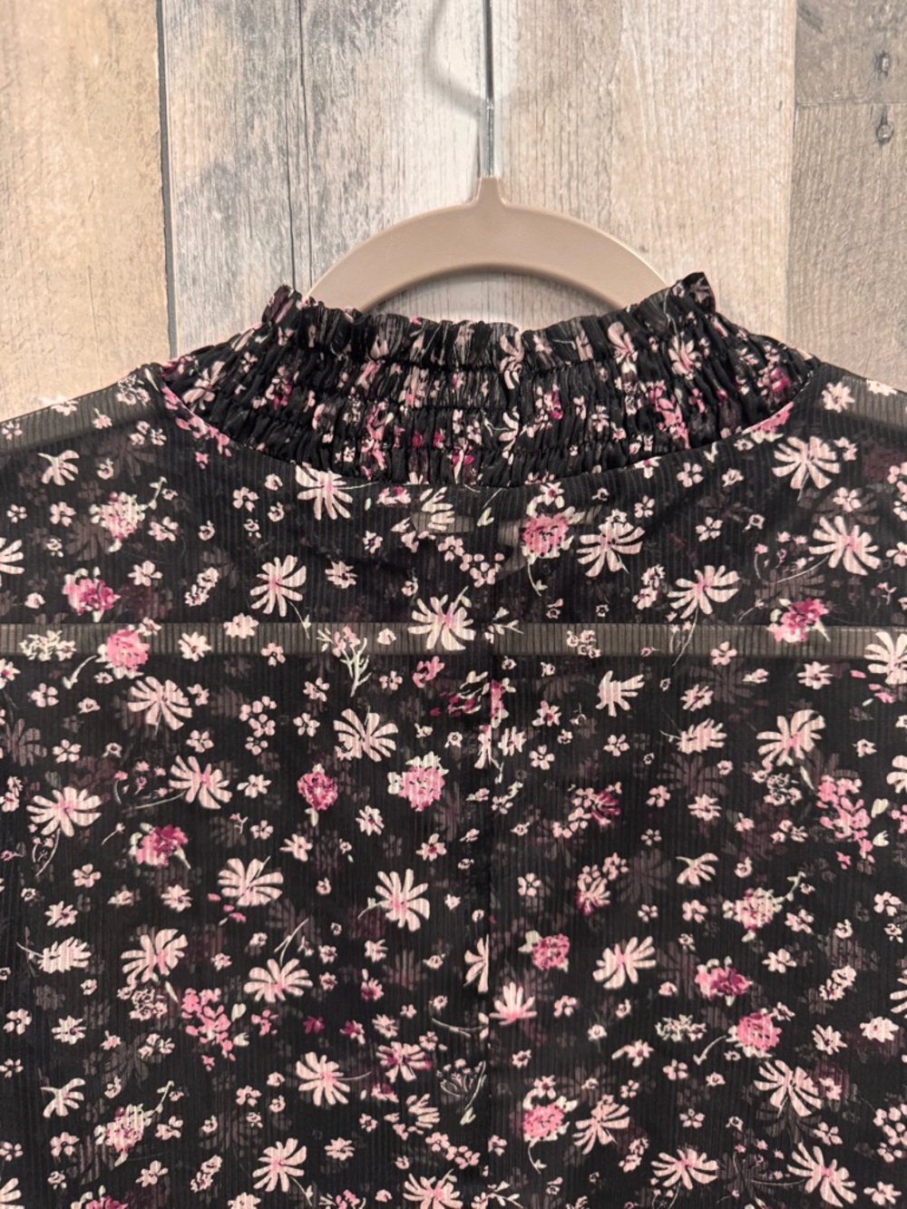 BCBGeneration Black Sheer Floral Ruffle Neck Blouse Sz. M - Picture 8 of 10